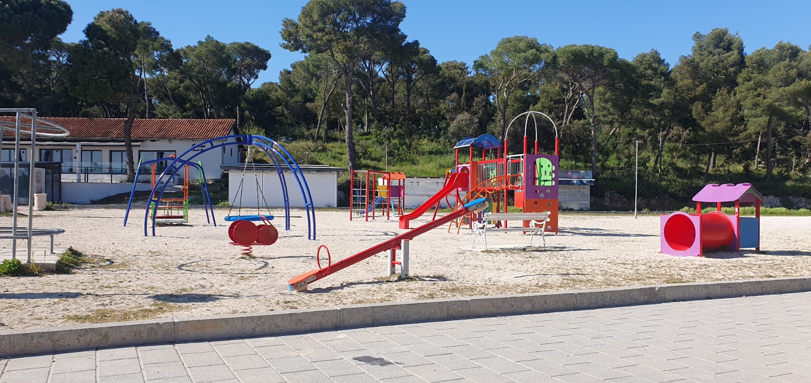 Dječje igralište na plaži Soline