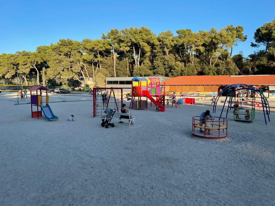 Kinderspielplatz am Strand Soline