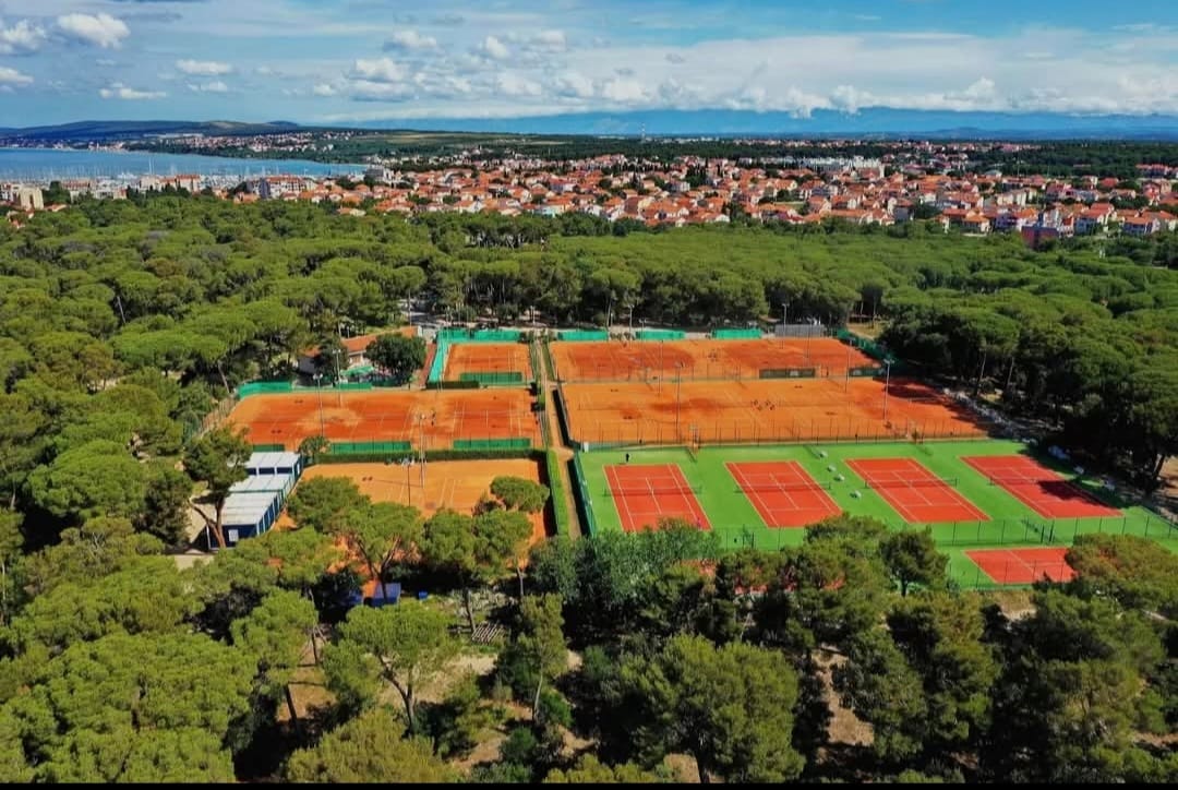 Sudovi u gradu Biogradu